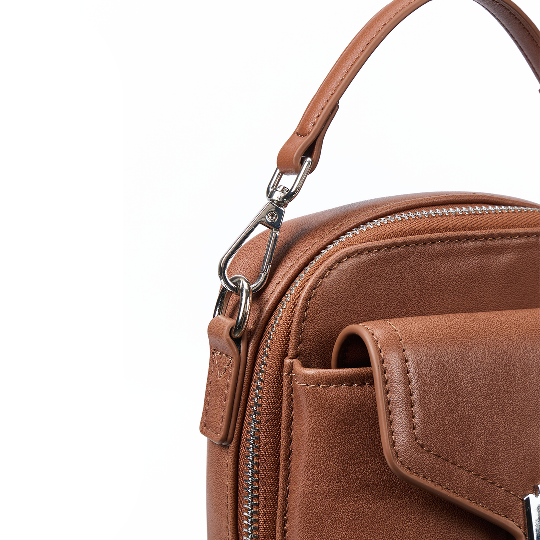 Nevin Vegetable-Tanned Genuine Leather Crossbody Phone Bag