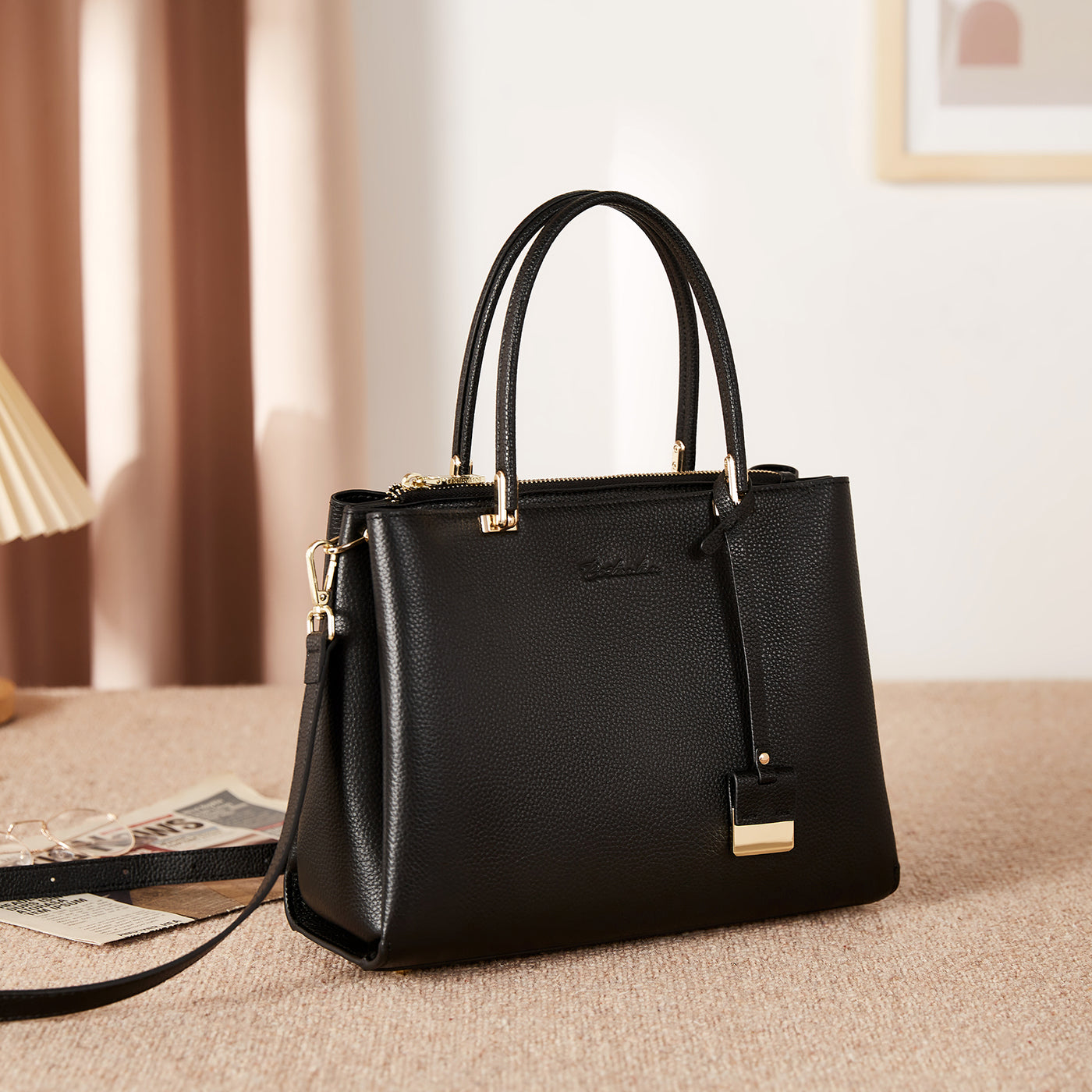 Cruze Designer Soft Leather Handbag: Timeless Style