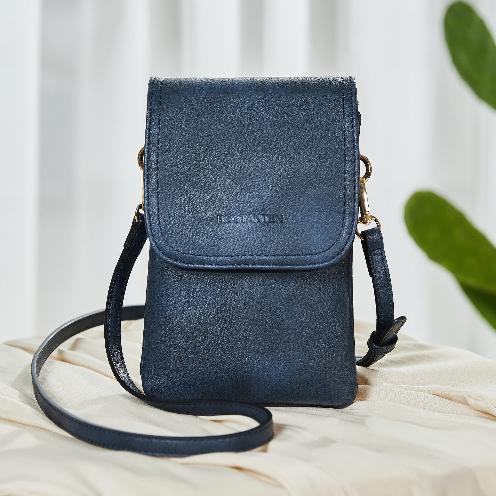 Evelyn Leather Crossbody Wallet With Built-In Wallet For Women